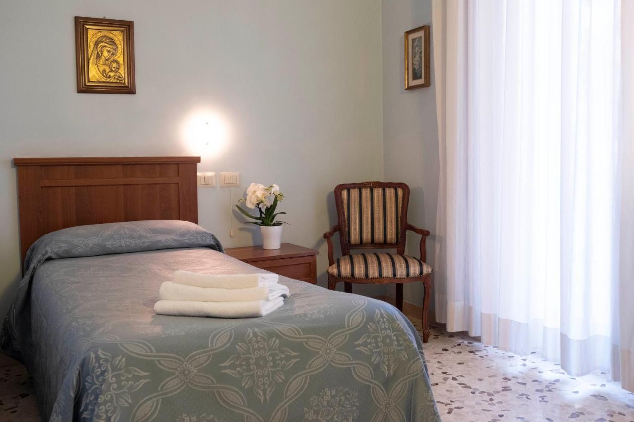 Villa Fatima, Casa Per Ferie Рим Экстерьер фото